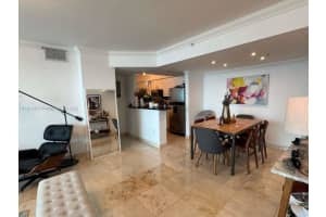 800 Claughton Island Dr 1003, Miami