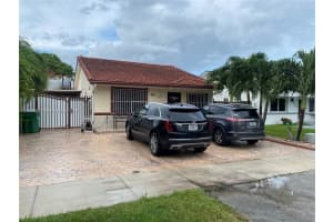 9075 NW 117th Ter 9075, Hialeah Gardens, FL 33018 - MLS#A11874439