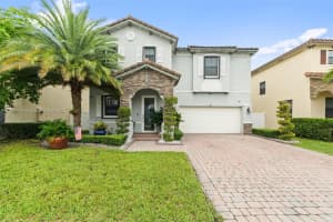 3521 W 92nd Pl, Hialeah