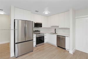 990 NE 159th St, North Miami Beach, FL 33162 - MLS#A11874489