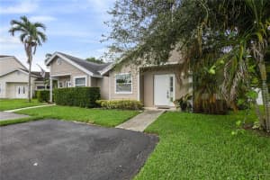 1141 SW 111th Way, Davie, FL 33324 - MLS#A11874502