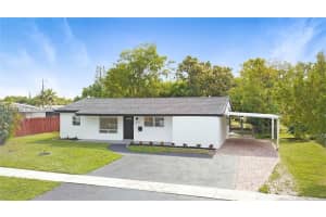 610 NW 38th Ct, Deerfield Beach, FL 33064 - MLS#A11874503