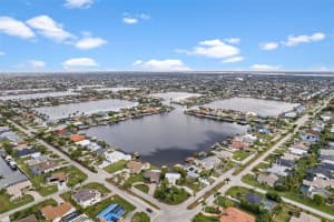 725 El Dorado Pkwy W Cape Coral, FL 33914 - MLS#A11874529