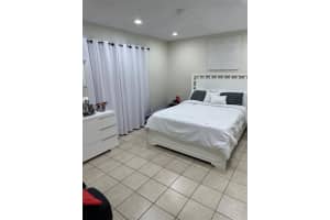 11301 Sw 200th St 305-a, Miami
