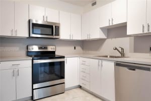 1985 S Ocean Dr 2c, Hallandale Beach