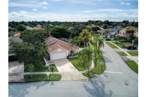 1113 NW 175th Ave, Pembroke Pines, FL 33029 - MLS#A11874575