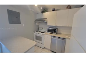 1 Jacaranda Country Club Dr 104, Plantation, FL 33324 - MLS#A11874583