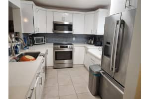 425 SE 11th Ter 403, Dania Beach, FL 33004 - MLS#A11874626