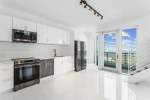 60 SW 13th St 4413, Miami, FL 33130 - MLS#A11874649