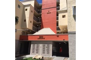 8205 Lake Dr 204, Doral
