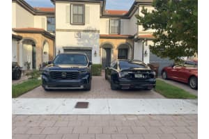 10390 W 33rd Ln, Hialeah