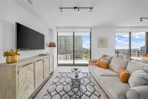 999 SW 1st Ave 1903, Miami, FL 33130 - MLS#A11874694