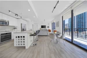 999 SW 1st Ave 1903, Miami, FL 33130 - MLS#A11874694
