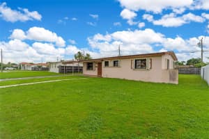 4211 SW 97th Pl, Miami, FL 33165 - MLS#A11874697