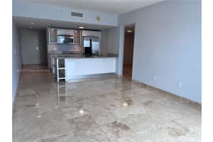 185 Sw 7th St 4204, Miami
