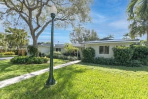 16081 SW 86th Ave, Palmetto Bay, FL 33157 - MLS#A11874786