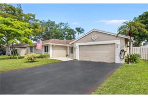 14621 Madison Pl, Davie, FL 33325 - MLS#A11874796