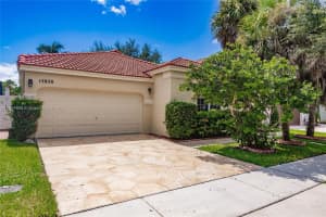 15850 Nw 11th St, Pembroke Pines