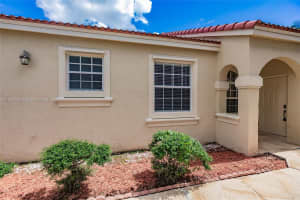 15850 Nw 11th St Pembroke Pines, FL 33028 - MLS#A11874858