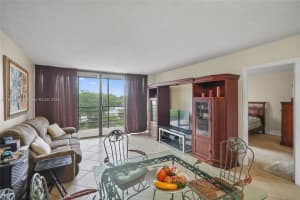 20400 W Country Club Dr 416, Aventura, FL 33180 - MLS#A11874874