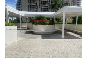 20185 E Country Club Dr 308, Aventura
