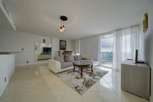 7601 E Treasure Dr 1811, North Bay Village