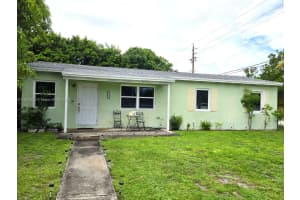 301 Nw 190th Street, Miami Gardens