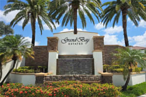 9871 Nw 88th Ter, Doral