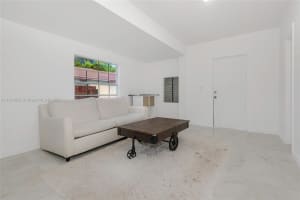 721 Nw 6th St, Hallandale Beach