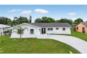 2221 Se Sidonia St, Port Saint Lucie