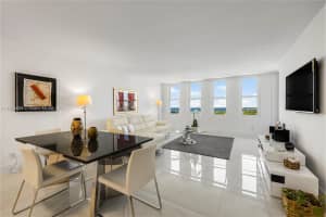 5401 Collins Ave 1231 Miami Beach, FL 33140 - MLS#A11875058