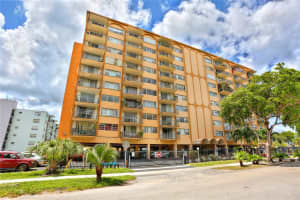 1470 Ne 125th Ter Ph12 North Miami, FL 33161 - MLS#A11875068