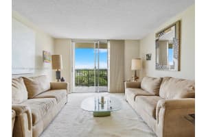 1470 Ne 125th Ter Ph12 North Miami, FL 33161 - MLS#A11875068