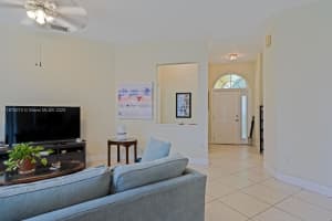 2430 SE 7th Pl, Homestead, FL 33033 - MLS#A11875073