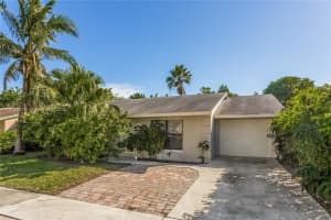 5927 W Ithaca Cir W, Lake Worth, FL 33463 - MLS#A11875091