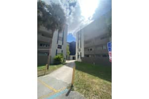 10090 NW 80th Ct 1442, Hialeah Gardens, FL 33016 - MLS#A11875104