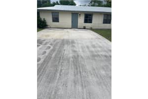 817 King Orange Dr 817, Fort Pierce, FL 34982 - MLS#A11875119