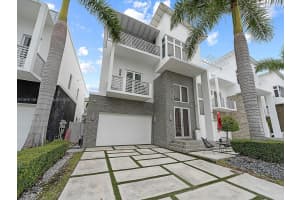 8271 NW 34th Dr ., Doral, FL 33122 - MLS#A11875138