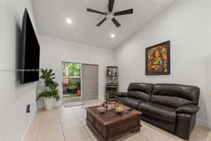 3220 NE 11th Dr 0, Homestead, FL 33033 - MLS#A11875147
