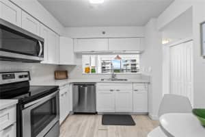 5757 Collins Ave 1602, Miami Beach, FL 33140 - MLS#A11875171