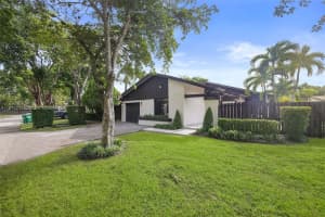 10813 Sw 132nd Cir Ct Miami, FL 33186 - MLS#A11875217
