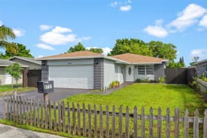 5717 Mayo St, Hollywood, FL 33023 - MLS#A11875317