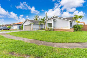 20025 NW 65th Ct, Hialeah, FL 33015 - MLS#A11875349