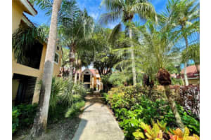 15591 Sw 105th Ter 527, Miami