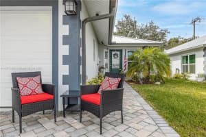 200 Village Circle, La Belle, FL 33935 - MLS#A11875426