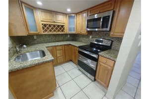 2270 W 54th Pl 2, Hialeah, FL 33016 - MLS#A11875571