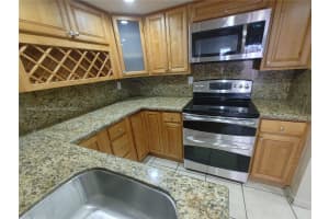 2270 W 54th Pl 2, Hialeah, FL 33016 - MLS#A11875571