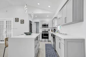 1100 NE 17th Way, Fort Lauderdale, FL 33304 - MLS#A11875591