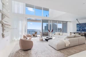 300 Biscayne Blvd Way 5002 Duplex, Miami, FL 33131 - MLS#A11875592