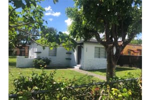 300 Nw 97th St, Miami